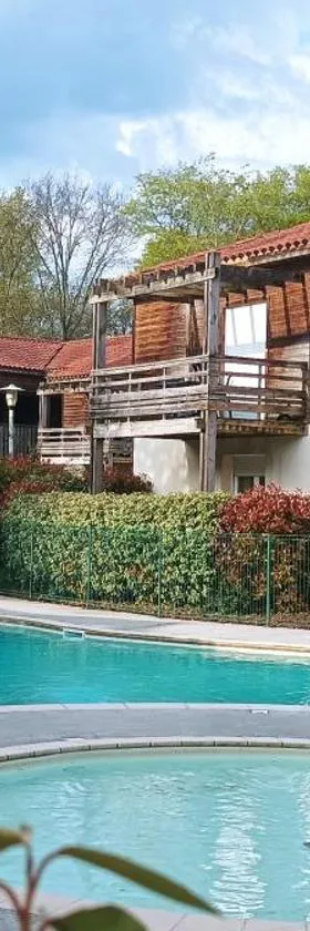 Les Terrasses du Lac piscine M65，位于欧雷扬的酒店