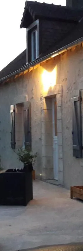 Loft dans longère à la campagne，位于Courcemont的酒店