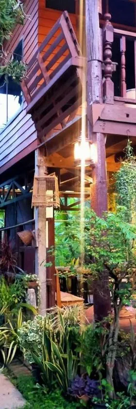 Metha Country View Homestay Singburi，位于Ban Kho Sai的酒店