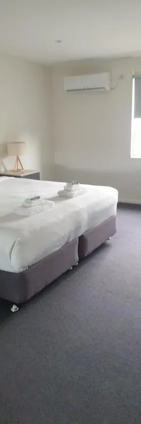 Carlton Suites，位于古尔本的酒店