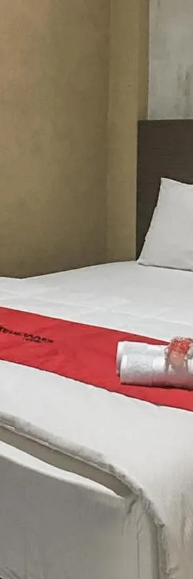 RedDoorz near Wisata Paribendo Lawang，位于拉旺的酒店