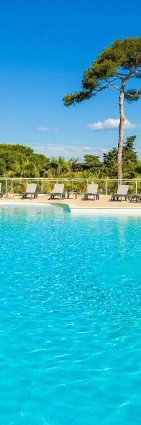 A 500 mètres des plages et du port du brusc, Les terrasses des embiez avec piscine et spa，位于锡富尔勒普拉日的酒店