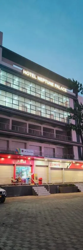 Hotel Neptune Palace，位于阿南德的酒店