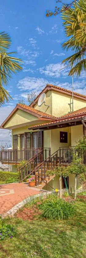 Apartment Flores，位于Stari Pazin的酒店