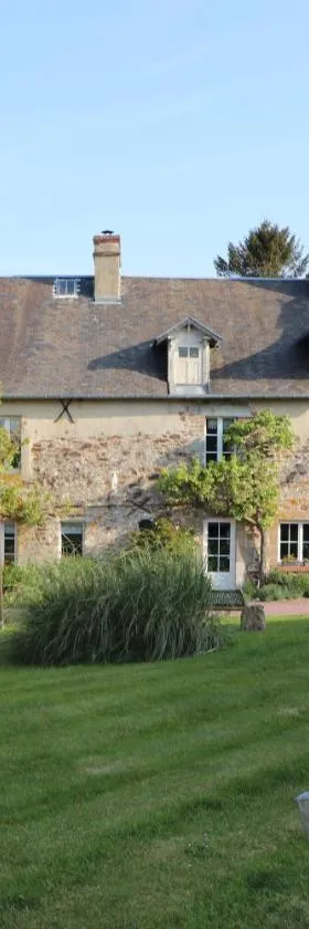 Les Gouleries，位于Dangy的酒店