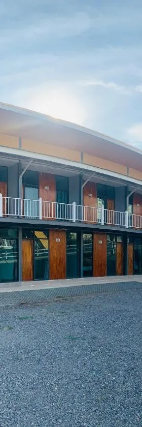 บ้านพิชชา ที่พักใจกลางเมืองปราณบุรี，位于Ban Khao Noi的酒店