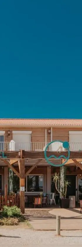 Sunrise Beach Hotel，位于格吕桑的酒店