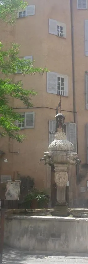 Apartment in the heart of Cotignac，位于科蒂尼亚克的酒店