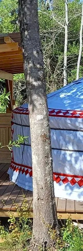 Yourte indépendante en pleine nature, proche d'Ajaccio，位于Carbuccia的酒店
