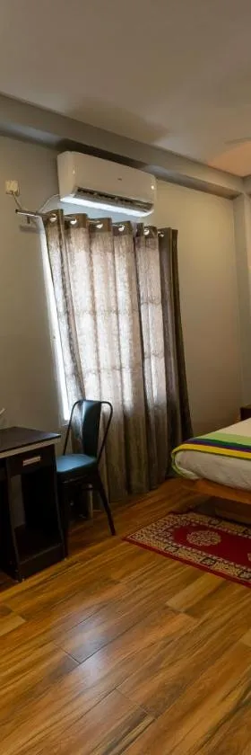 HOTEL MITTAL GARDEN，位于西里古里的酒店