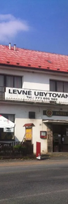 贝洛拉维克酒店，位于Holoubkov的酒店