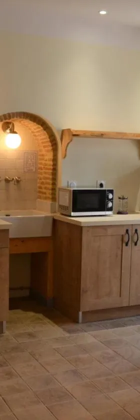 Domaine de Peyreguilhot，位于Laparade的酒店