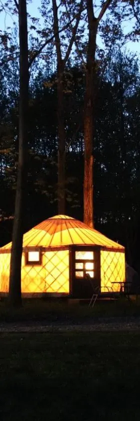 Öko Kemping és Glamping Tiszadada，位于Tiszadada的酒店