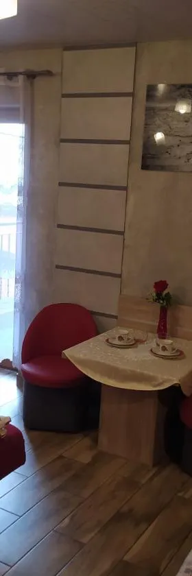 Klinkierowa Komnata，位于格涅兹诺的酒店