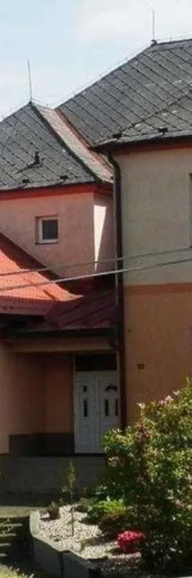 Apartmánový dům Obecná škola，位于Světlík的酒店
