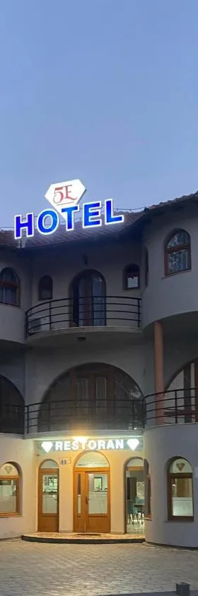 Hotel5E，位于普拉夫的酒店