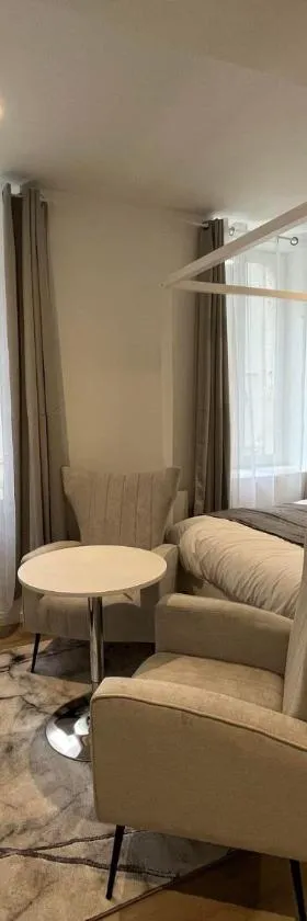 SUITE PRIVEE RIQUET-wifi-Vélo，位于卡斯泰尔诺达里的酒店