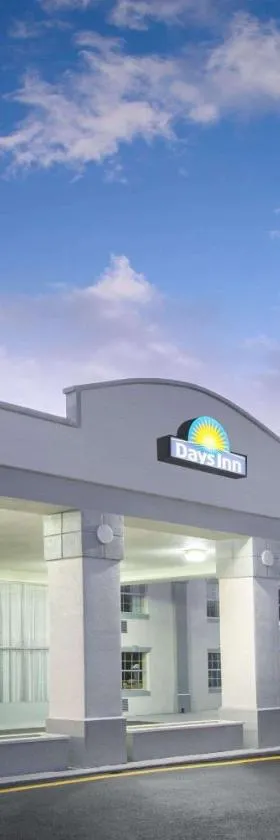 Days Inn by Wyndham Roanoke Hollins Near I-81，位于罗阿诺的酒店