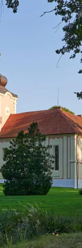 扎马克勒萨尼旅馆，位于Netvořice的酒店