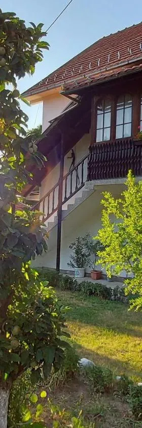 Seosko turističko domaćinstvo Badrkić，位于下米拉诺瓦茨的酒店