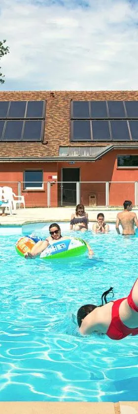 Camping Onlycamp Le Pont Romain，位于伊芙尔莱韦克的酒店