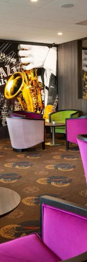 Hôtel Roi Soleil Prestige Plaisir - St Quentin，位于布雷西尔的酒店