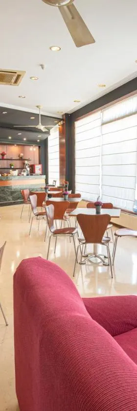 Hotel Bracamonte，位于佩尼亚兰达德夫拉卡蒙特的酒店