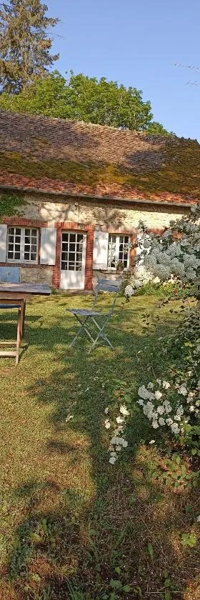 The cosy retreat，位于Mornay-sur-Allier的酒店