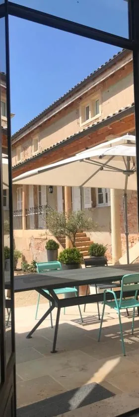 Chambres d'hôtes Vers la Croix，位于雷涅斯的酒店