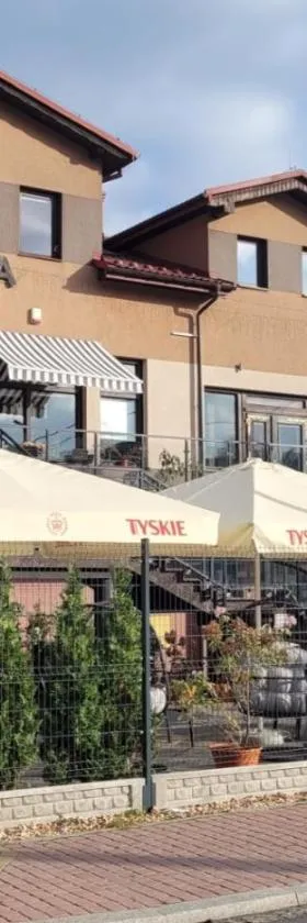 NATA Pokoje Gościnne Restauracja，位于Libiąż的酒店
