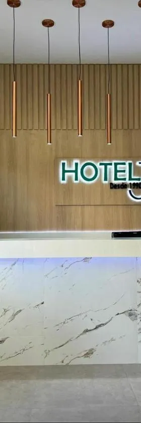 Hotel JB，位于Bom Despacho的酒店