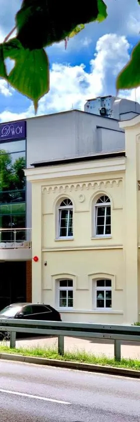 Hotel Nadodrzański Dwór - Nowa Sól，位于新苏尔的酒店