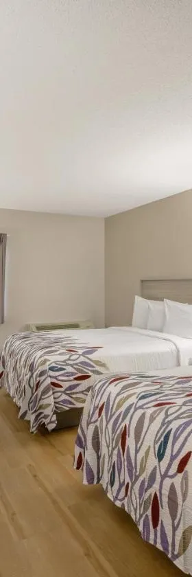 Red Roof Inn & Suites Newport - Middletown, RI，位于米德尔敦的酒店