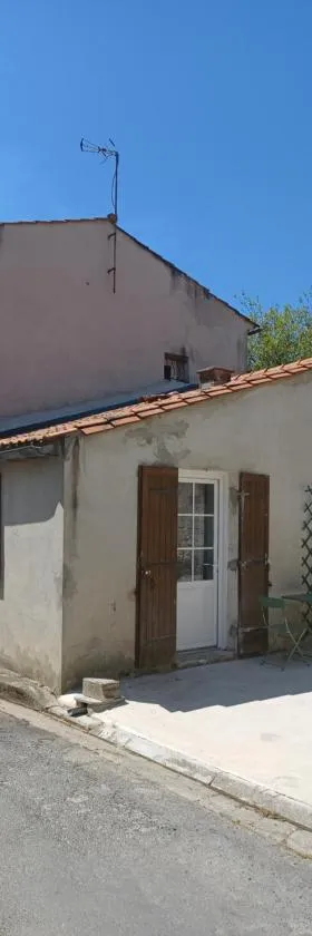 Maison de village entre estuaire et océan，位于Saint-Yzans-de-Médoc的酒店
