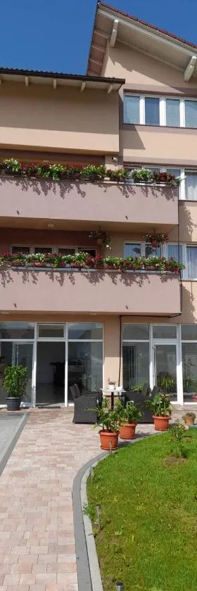 Apartmani Kadunić，位于布戈伊诺的酒店
