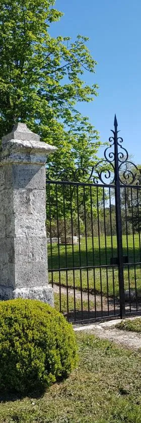 Domaine et Manoir du Picaud，位于莫内斯捷的酒店