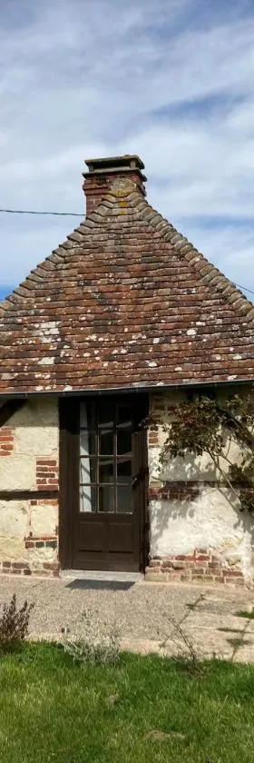 Tiny house du Haras Cour Lozey，位于Sainte-Marguerite-des-Loges的酒店