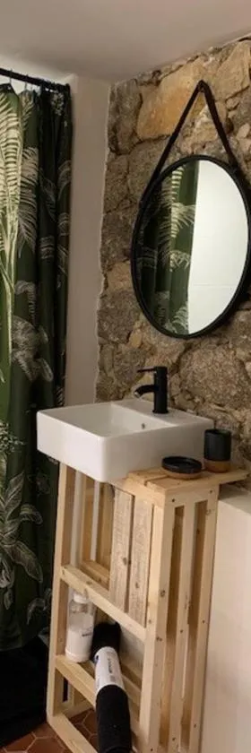 Chez LULU appartement de caractère，位于Cozzano的酒店
