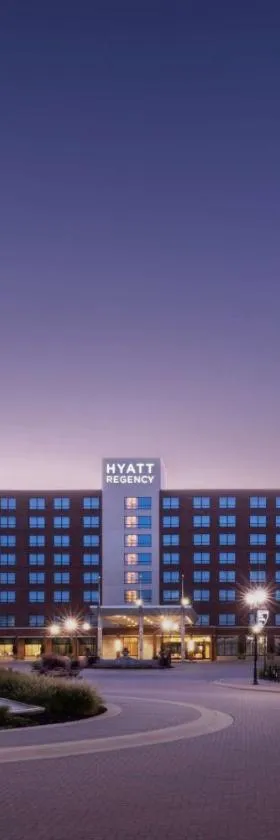 科勒尔维尔会议中心万豪酒店，位于克拉尔维尔的酒店