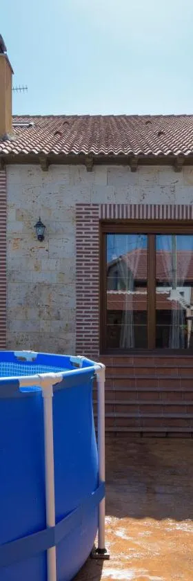 LOS ALISOS Segovia，位于科卡的酒店