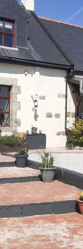Locarn Lodge, Goas Rep，位于Locarn的酒店