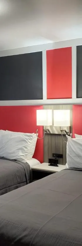Seven Seas Inn & Suites，位于新港的酒店