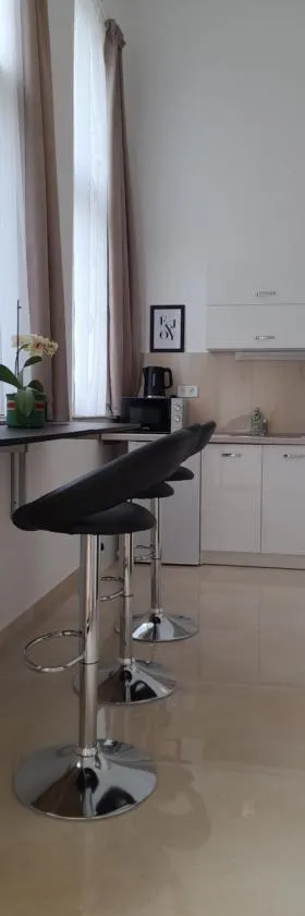 Déri Kert Apartmanház A，位于包姚的酒店