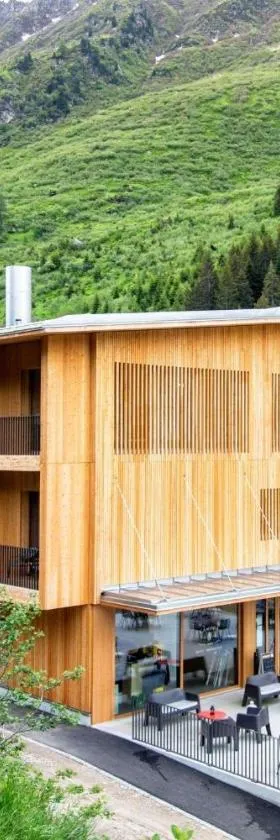Campra Alpine Lodge & Spa，位于Olivone的酒店