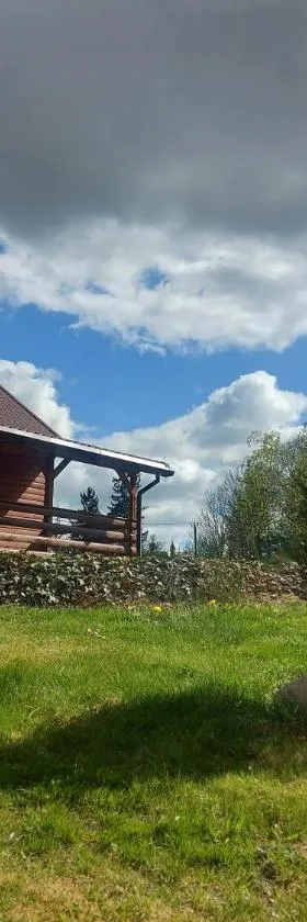 Drewniany domek Żurawi Trakt，位于Ząbrsko Dolne的酒店