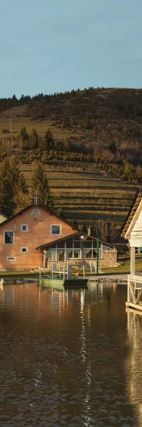 Lake House Bebić，位于库普雷斯的酒店