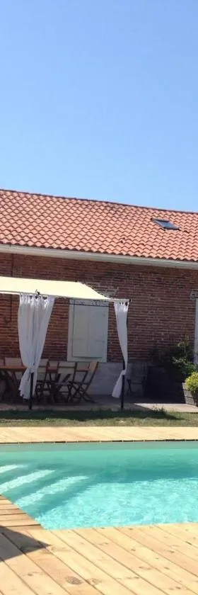 Chambres d’hôtes la guirosse，位于Sainte-Eulalie-en-Born的酒店