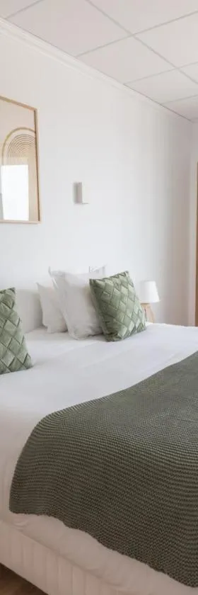 Hôtel Porte Mars Reims Gare Centre Arena，位于兰斯的酒店