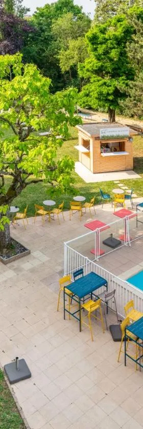 B&B HOTEL Lyon Nord 4 étoiles，位于达迪利的酒店