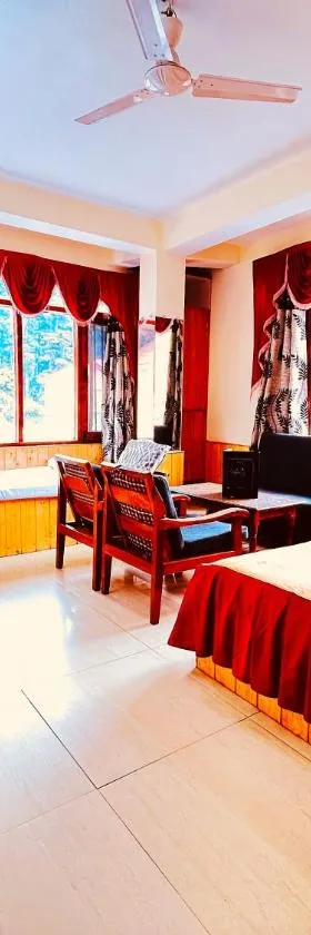Hotel Snow Mountain Mall Road，位于马拉里的酒店